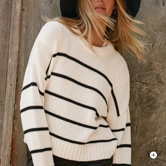 ✨Jenni Kayne Chloe crewneck cropped white/black stripe